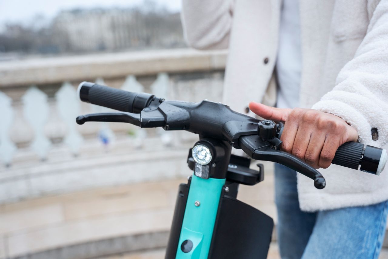 EV bike commuting benefits Pakistan